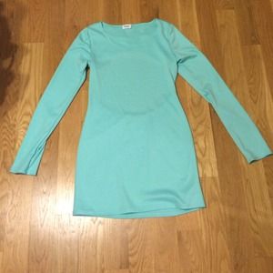 Long sleeved short teal dress