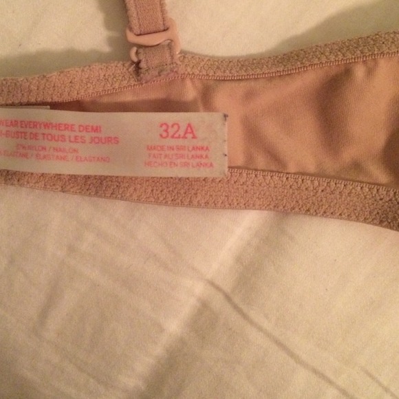 Size 32 A bra - Picture 3 of 4