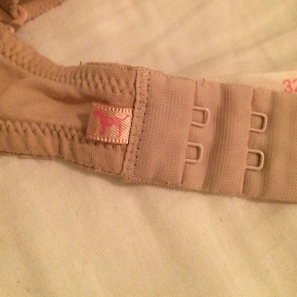 Size 32 A bra - Picture 4 of 4