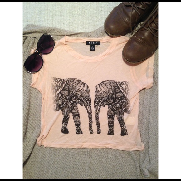 🔴🔴🔴SOLD🔴🔴🔴elephant crop top - Picture 2 of 2