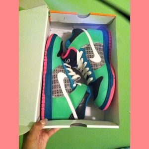 Nike 6.0 neon multicolor pink green and black