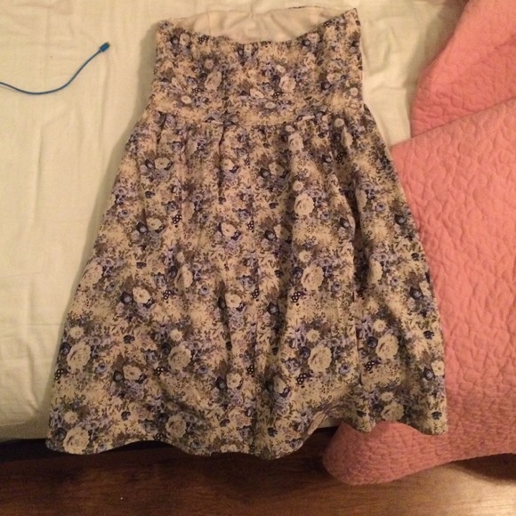 Casual dress - Picture 3 of 3