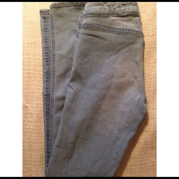 🔴🔴🔴SOLD🔴🔴🔴H&M high waisted jeans - Picture 3 of 3