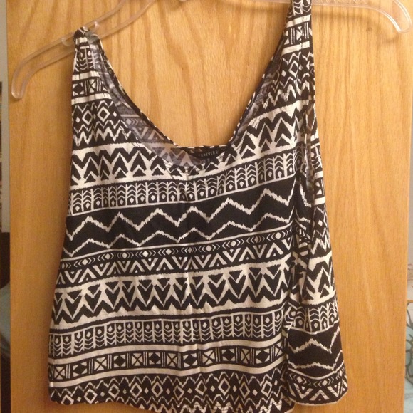 🔴SOLD🔴 Aztec print crop top