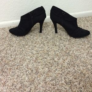 Black ankle booties 🔷BUNDLE🔷