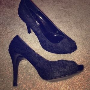 Moda Black heels