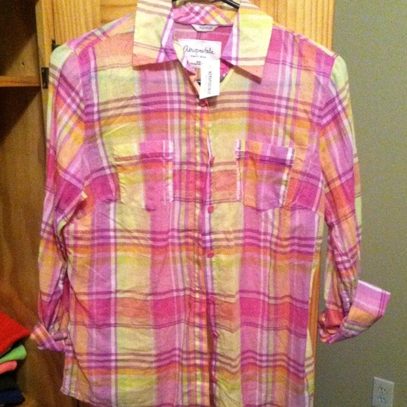 button up - Picture 1 of 1