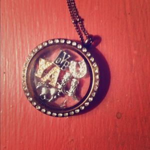 "Love ya'll" horse necklace ~locket~