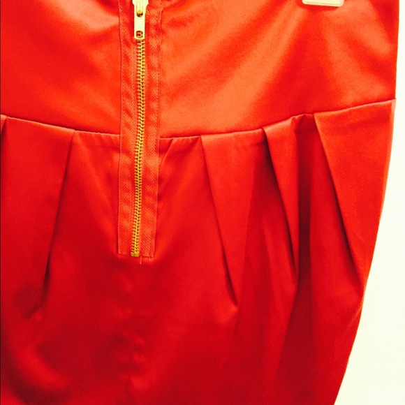 Tulip skirt with back zipper by 2b Bebe - Picture 2 of 2