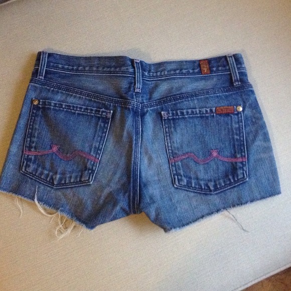 7 for all Mankind Cut Off Shorts, Size 27 - Picture 2 of 2