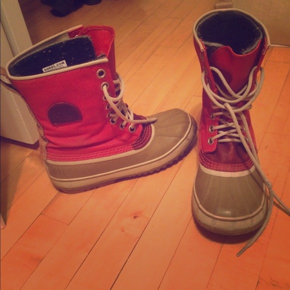 SOREL woman's boots size 8