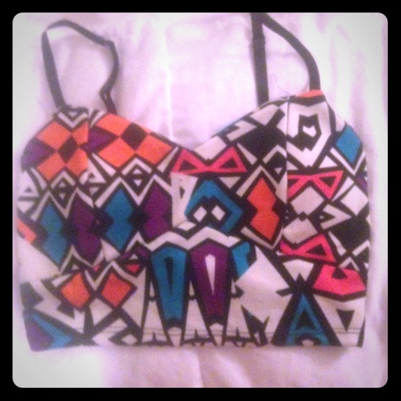 Aztec crop top - Picture 1 of 2