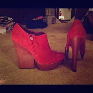 Unique Boutique9 Red Runway Shoe