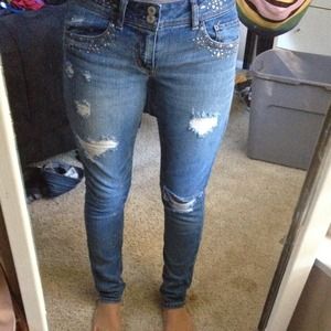 Cute American Eagle Skinny Destroyed Jeans