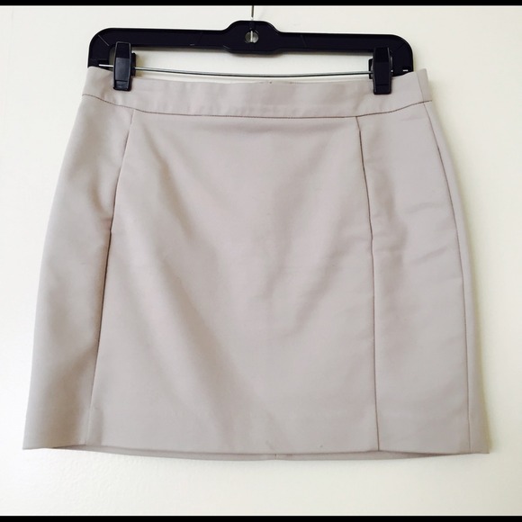 *SOLD* Gray Zara Miniskirt, Size Small
