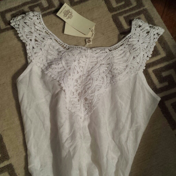 SHEER WHITE BLOUSE.   NEW WITH TAGS. - Picture 3 of 4