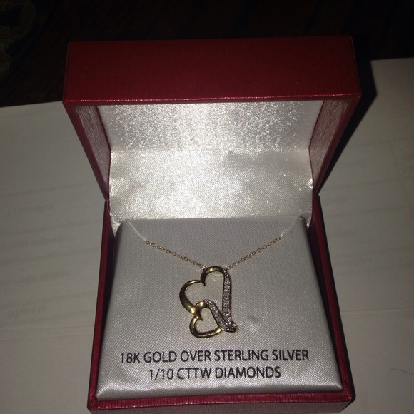 Cute brand new heart necklace ❤️