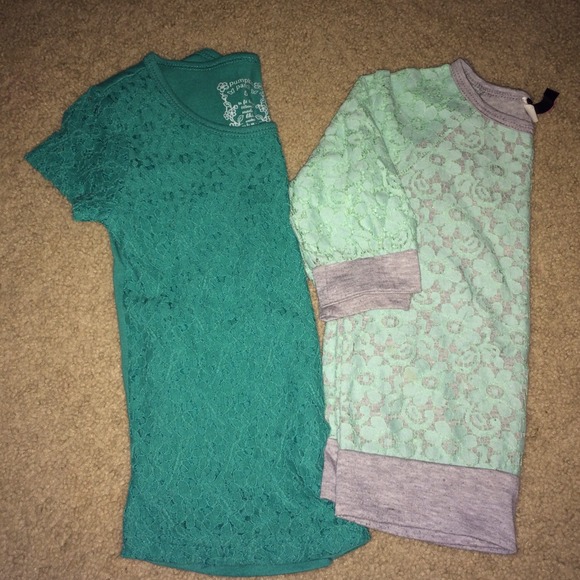 💰💰SOLD💰💰2 girl's tops