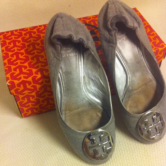 Well-loved Tory Burch Reva Flats