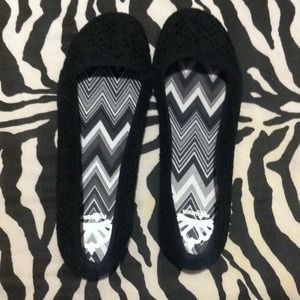 π₯50% Off Todayπ₯ Fergalicious Black Flats