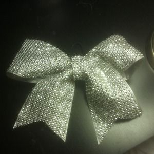 Cheer bow