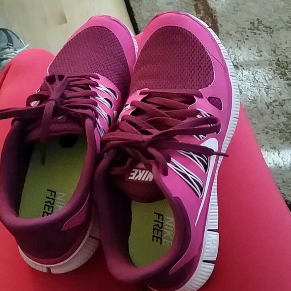 SOLD Nike free sneakers
