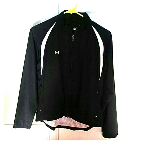 *SOLD IN BUNDLE* Under Armour warm up jacket