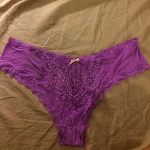 2 Victoria secrets hip hugger panty