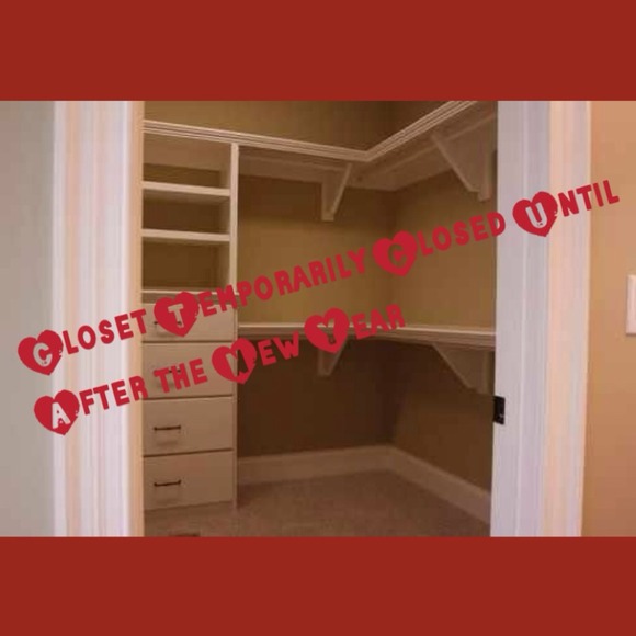 Closet Closed Temporarily!! - Picture 1 of 3