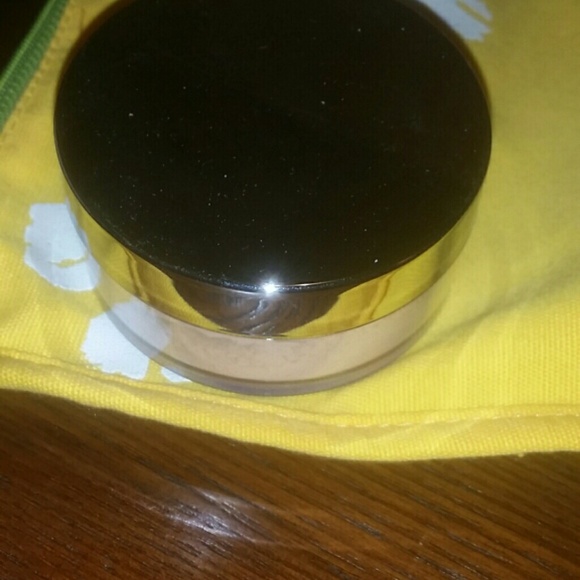 !!!MAKE-UP!!! Mark Kay Mineral powder foundation. - Picture 3 of 4