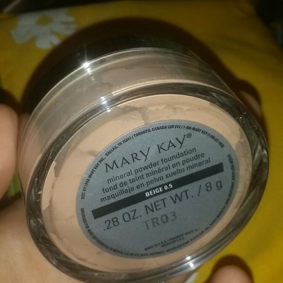 !!!MAKE-UP!!! Mark Kay Mineral powder foundation. - Picture 4 of 4