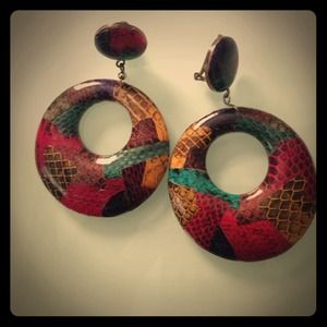 Cute 80s clip earrings