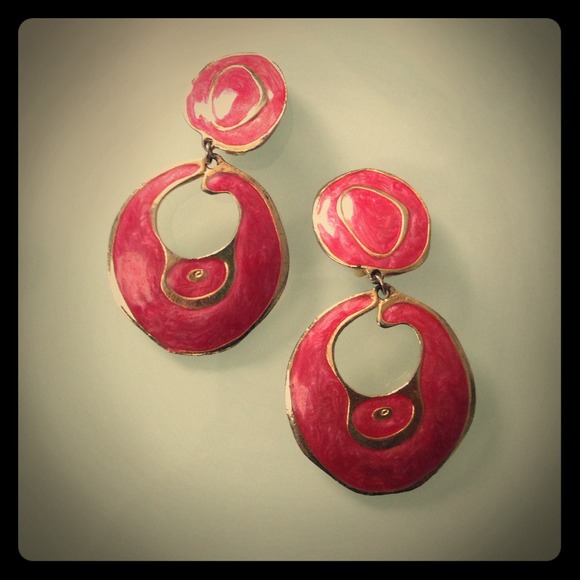 Coral and gold vintage 80s clip earrings