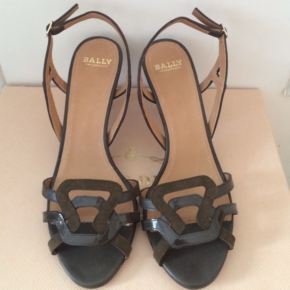 BALLY of Switzerland  Brand New - Picture 1 of 3
