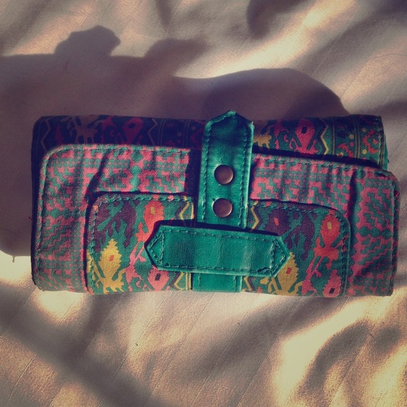 Mossimo tribal wallet