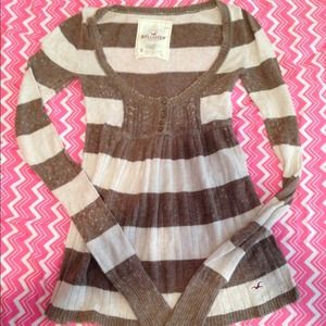 Hollister sweater
