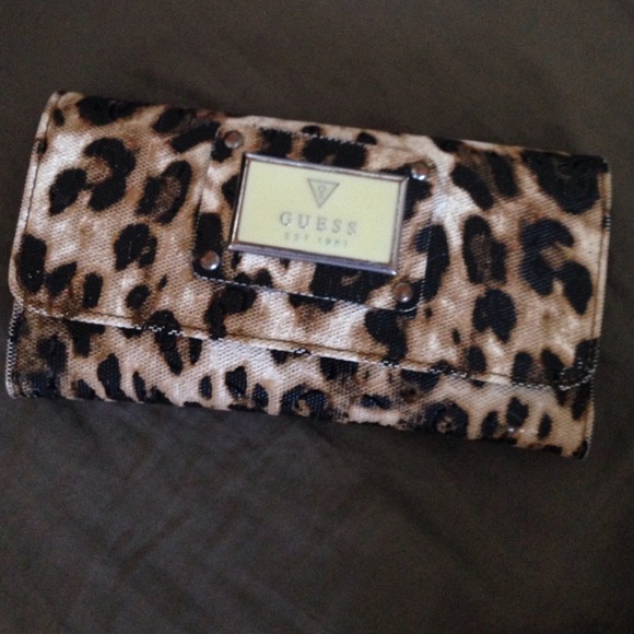 Guess Wallet