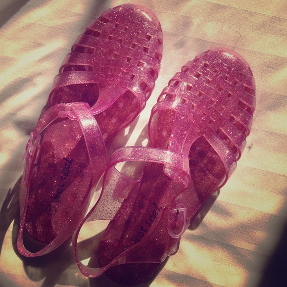 PINK JELLY SHOES ❤️