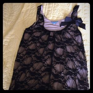 Lacy black tank top 🎉