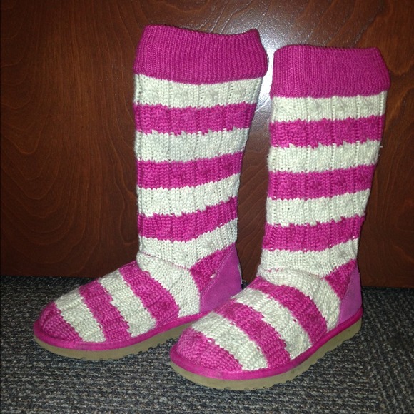 🎀Pink and white Uggs!🎀