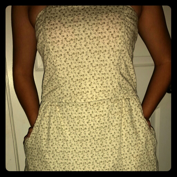 Sz. Sm Mudd Cream Color Strapless Floral Dress
