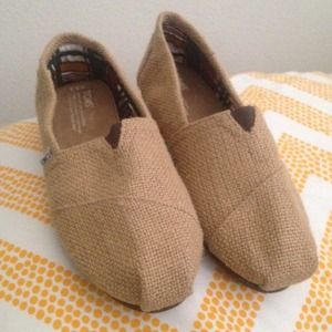 TOMS Burlap style NEW