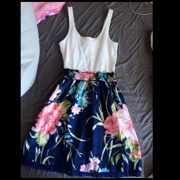 Abercrombie & Fitch Floral Dress!