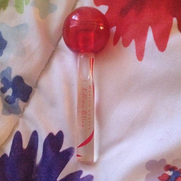 Mariah Carey's lollipop bling roll on perfume - Picture 4 of 4