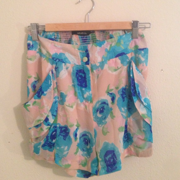 Flower print shorts