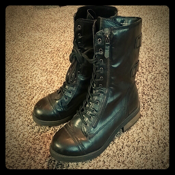 Size 9 combat boots