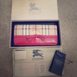 SOLD Burberry Penrose Bow Continental Wallet