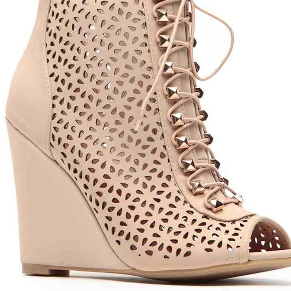 Laced Studded Wedge
