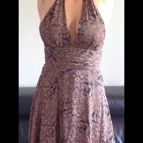 Earthtone colored Marilyn Monroe type dress