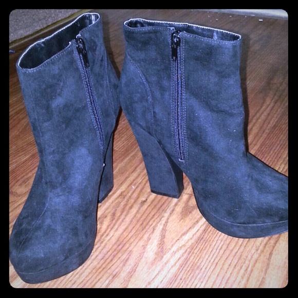 Platform black suede booties zipper on the side